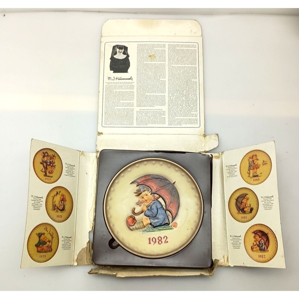 1982 MJ Hummel  Annual  Collector Plate  W Germany  7 1/2"/ with box